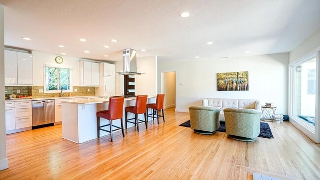 Foto del edificio - 1415 Butterfield Rd