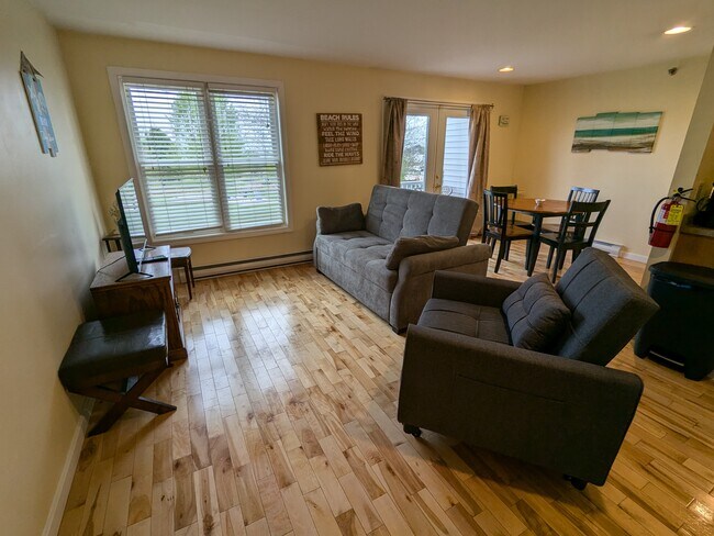 Building Photo - 5 Sunset Dr