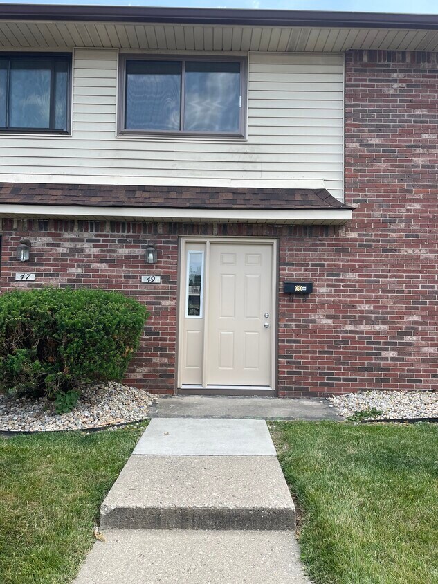 49 Trails End Unit 5, Greenwood, IN 46142 Condo for Rent in Greenwood