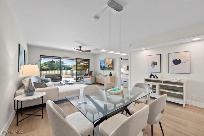 Foto del edificio - 6360 Pelican Bay Blvd