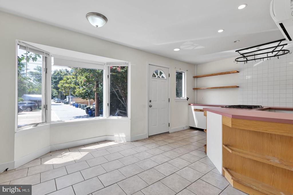 Foto principal - 1710 37th St NW