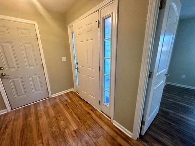 Building Photo - 2443 Morlynn Dr