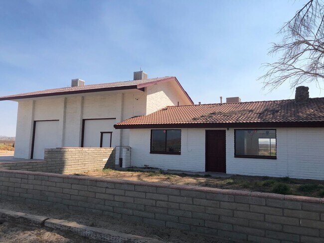 Foto del edificio - Available now!