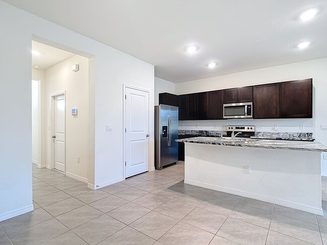 Building Photo - Beautiful New Townhouse Community