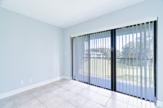 3BR, 2BA - 1,200SF - Lake Arjaro Apartments