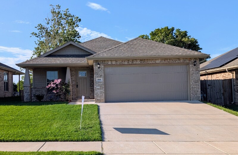 Foto principal - 508 NW 62nd Ave