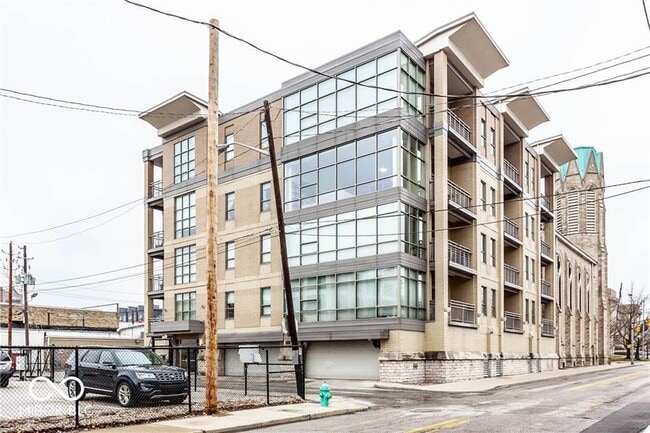 Foto del edificio - 802 N Meridian St