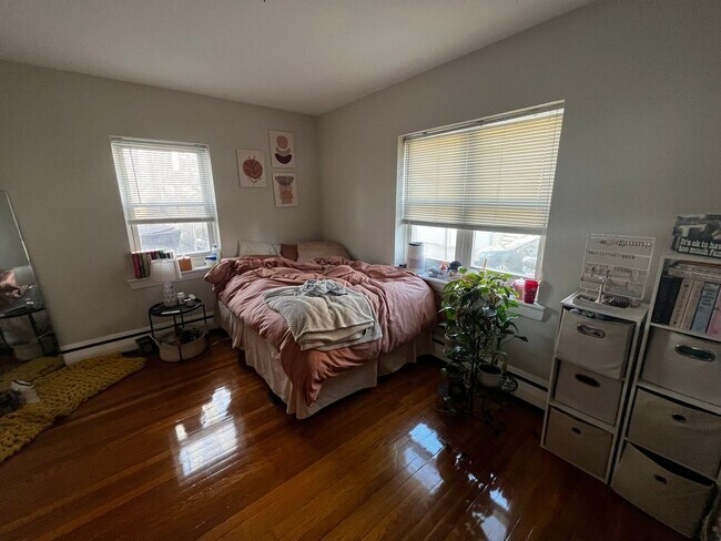 Building Photo - Cozy Brighton 2 Bed