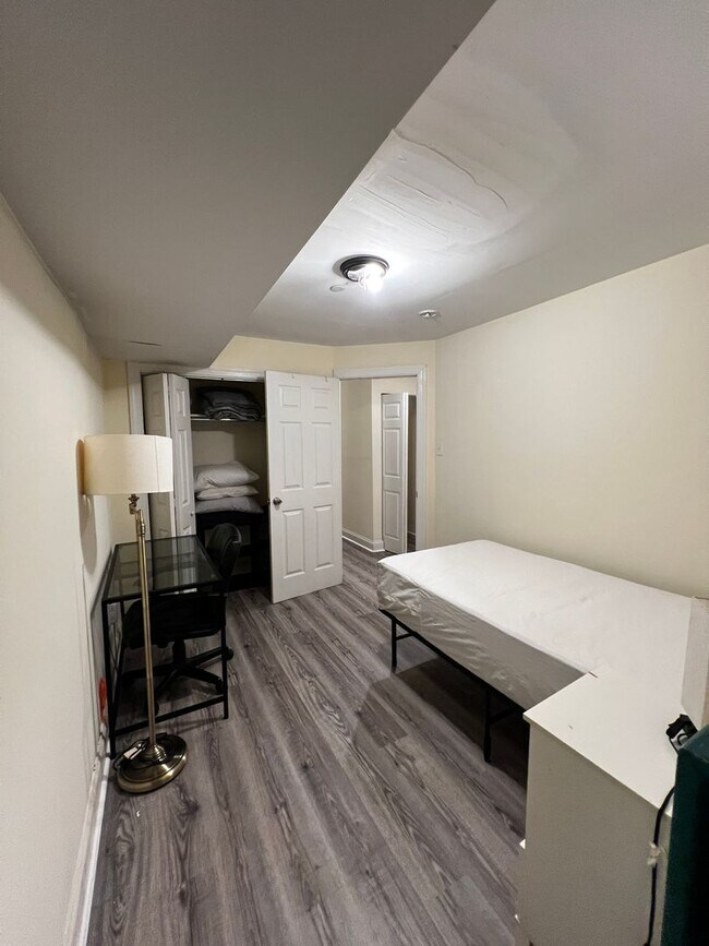 Foto del edificio - 678 N 33rd St