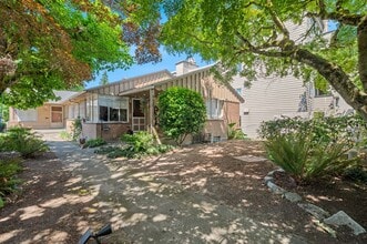 Building Photo - 4835 Fauntleroy Wy SW