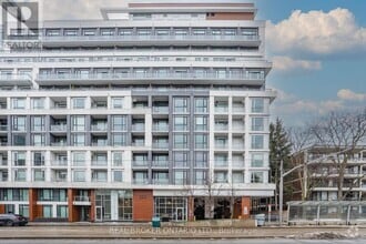 Building Photo - 223-223 St Clair Ave W