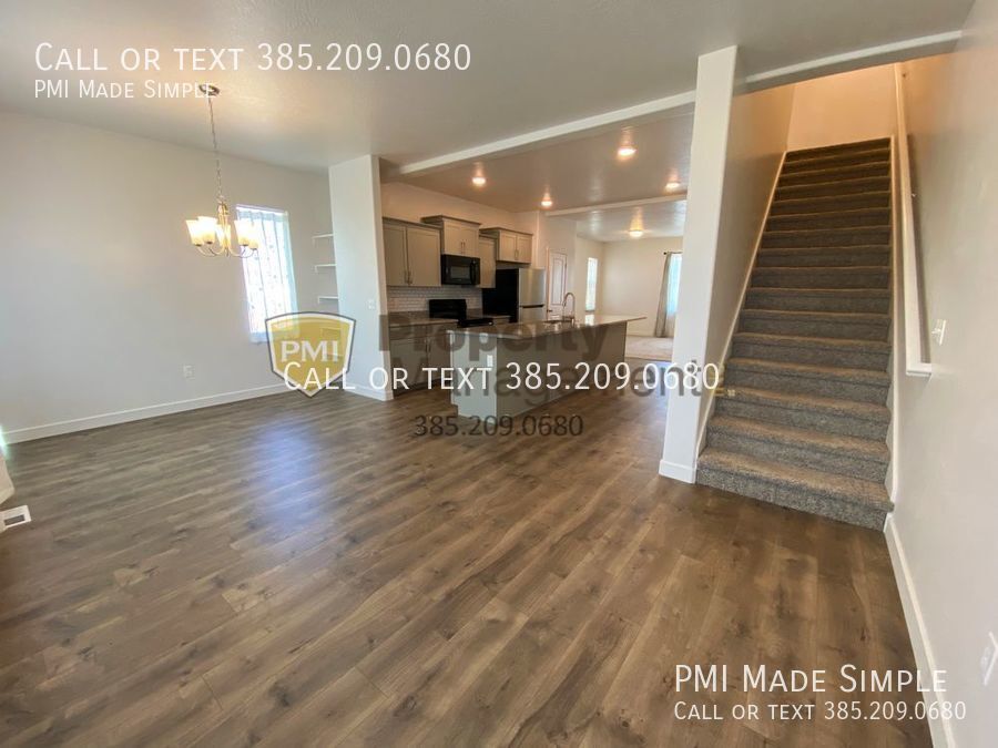 Foto principal - Great 4 bedrooms Townhome in Orem!