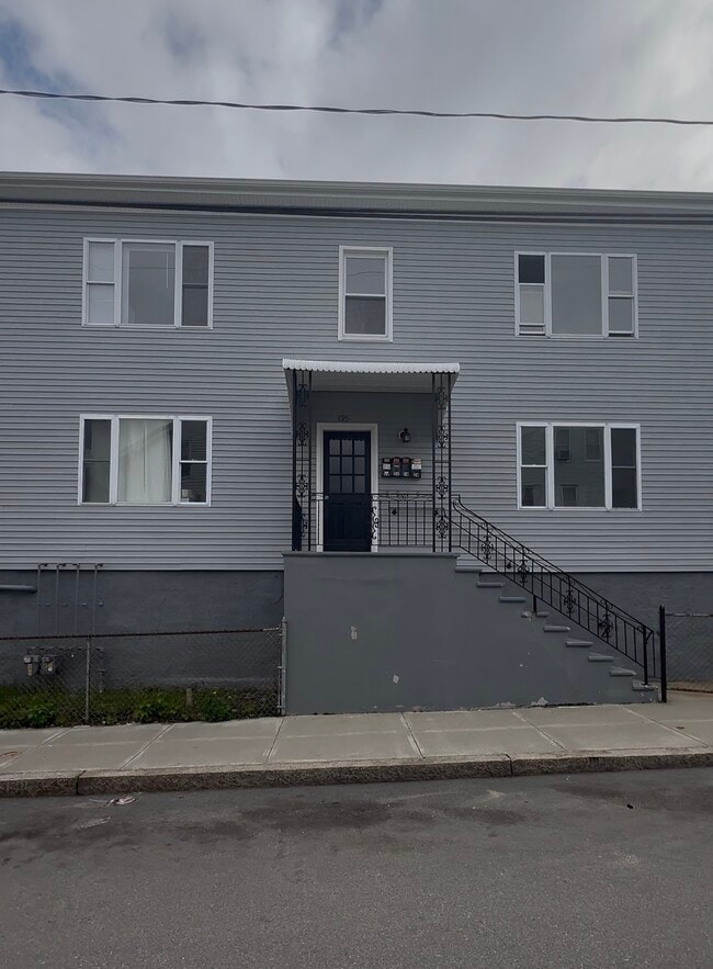 Building Photo - 135 Snell St
