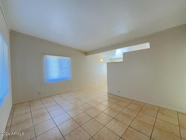 Foto del edificio - 1800 E Fry Blvd