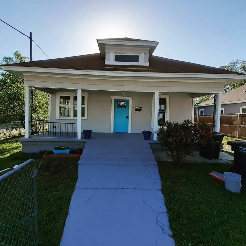 1826 Washington Ave, Fort Worth, TX 76110 Townhouse for Rent in Fort