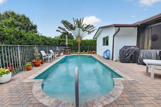 Foto del edificio - 6372 Sleepy Willow Way