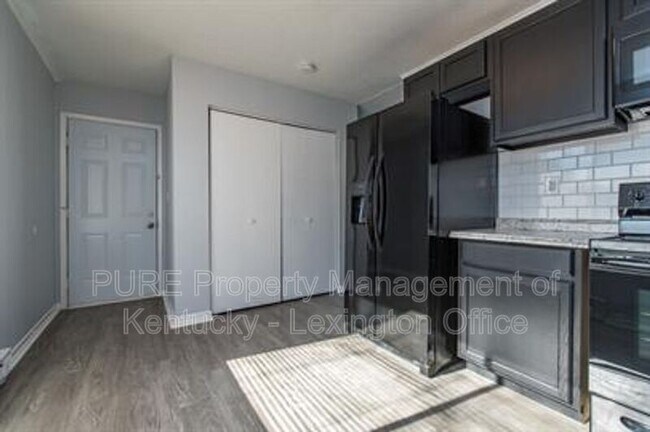 Foto del edificio - 304 Woodcross Pl