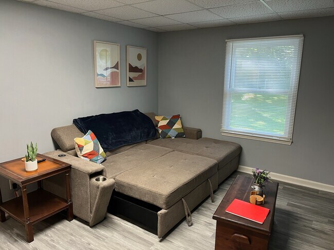 Foto del edificio - 2013 Addison Rd NE