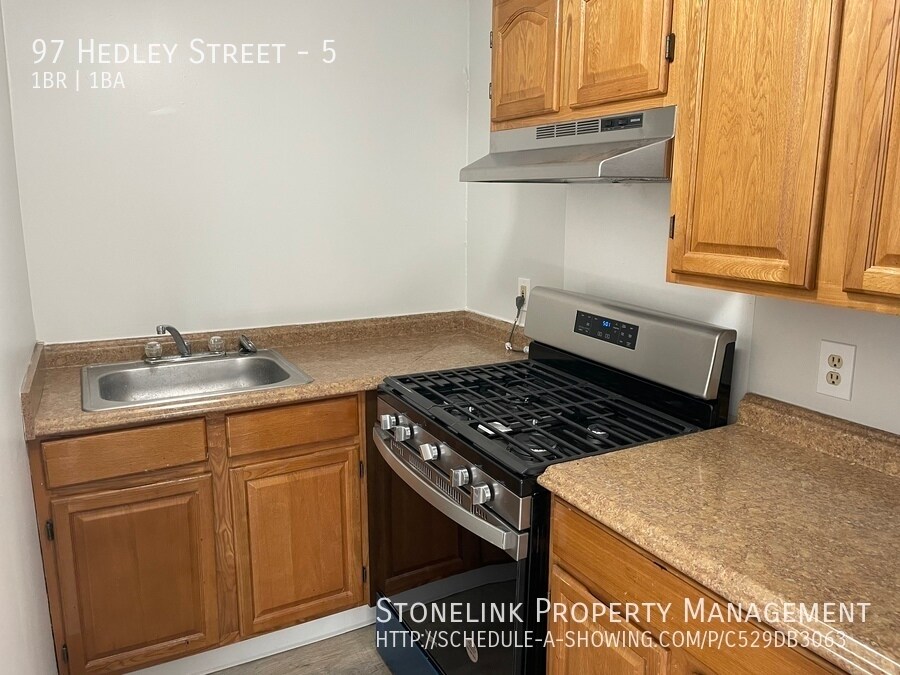 Primary Photo - 97 Hedley Street