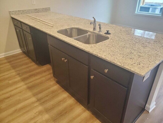 Foto del edificio - available 1 Jan!