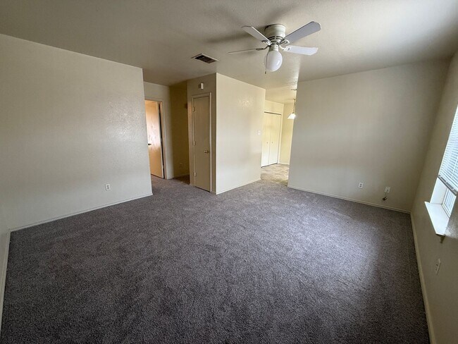 Foto del edificio - 1706 Benttree Dr