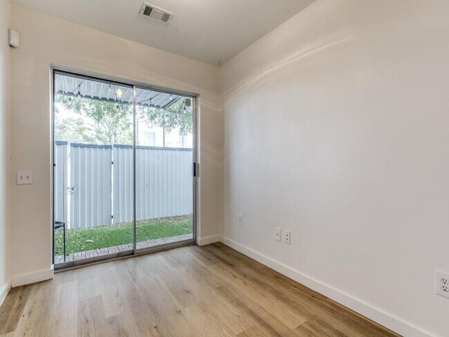 Foto del edificio - 1429 Caddo St