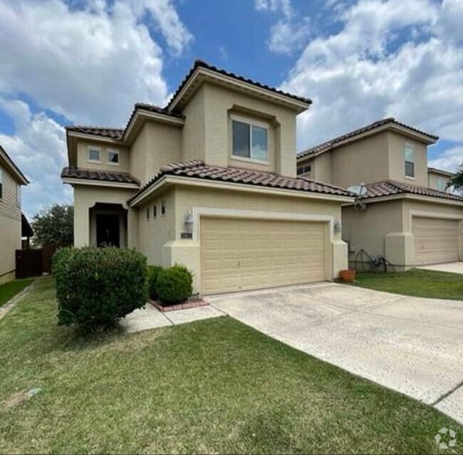 Building Photo - 3911 Woodbridge Way