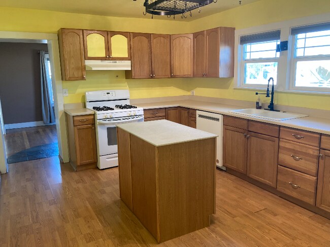 Foto del edificio - 1835 Albee St