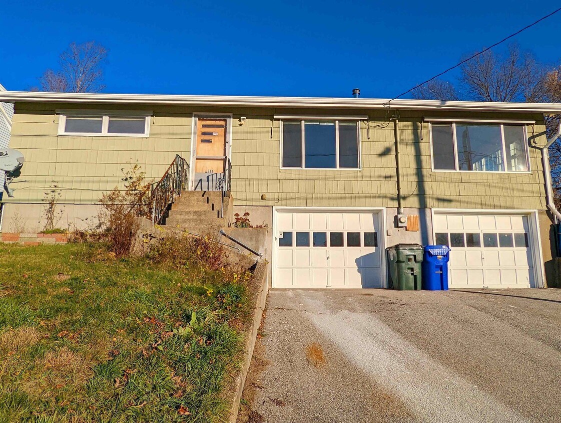 211 Rhode Island Ave, Manchester, NH 03104 House Rental in Manchester