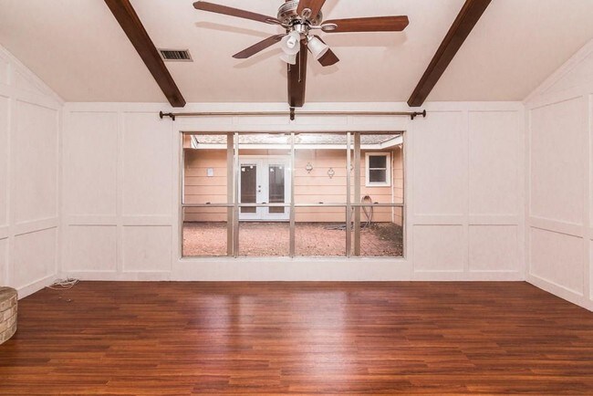 Building Photo - 2111 Briargreen Dr