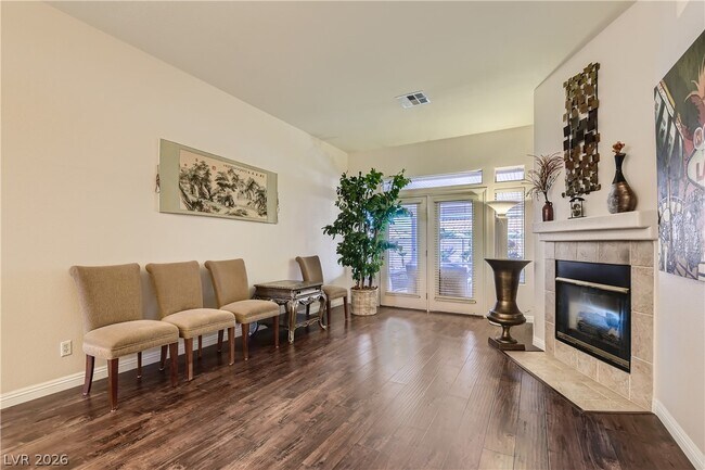Foto del edificio - 7440 Dry Corral Ln