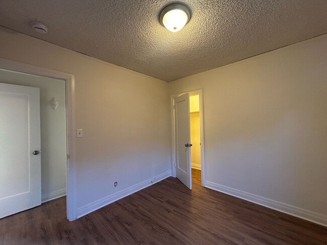 Building Photo - 20th Apartments