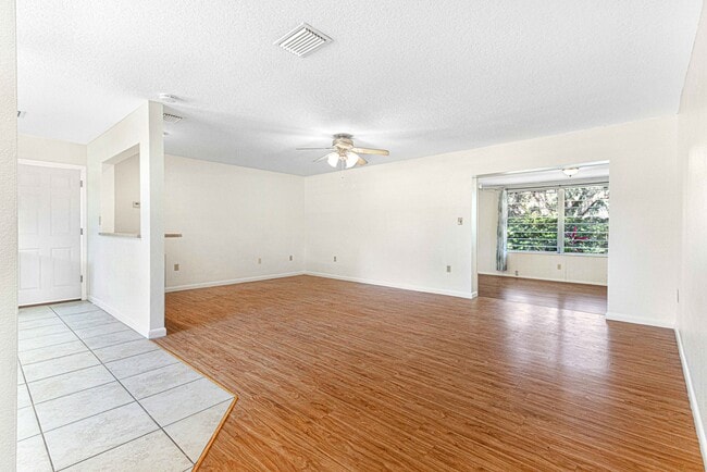Building Photo - 1116 Eden Dr