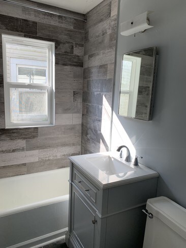 Foto del edificio - 4905 E 13th St
