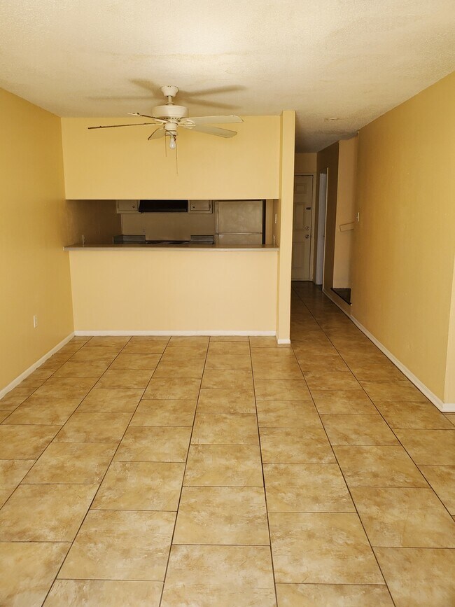Foto del edificio - 1721 Ryder Dr