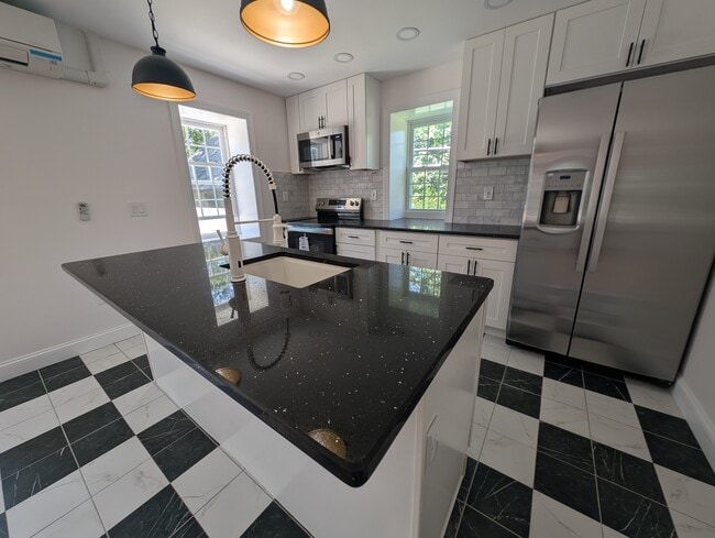 Foto del edificio - 131 W Walnut Ln