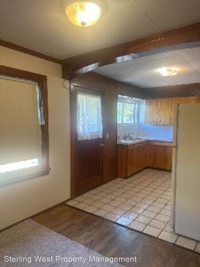 Building Photo - 3 br, 1 bath House - 150 School House LN.