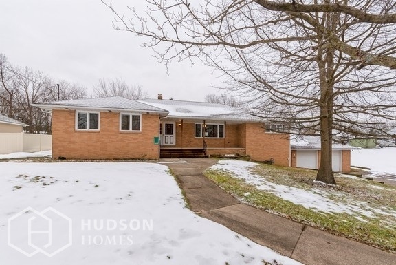 Building Photo - NOW AVAILABLE! - 1339 Stearns St Unit 1, B...