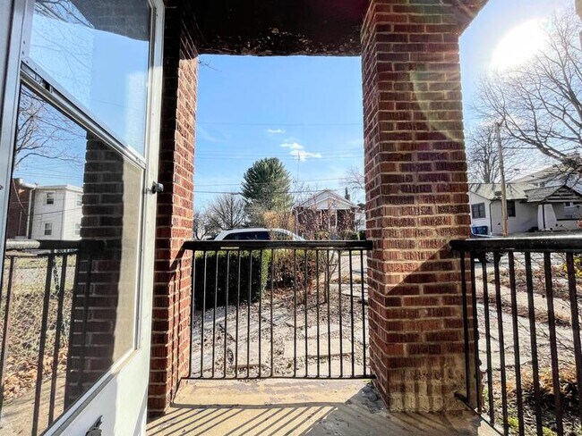 Building Photo - 7211 Richmond Pl