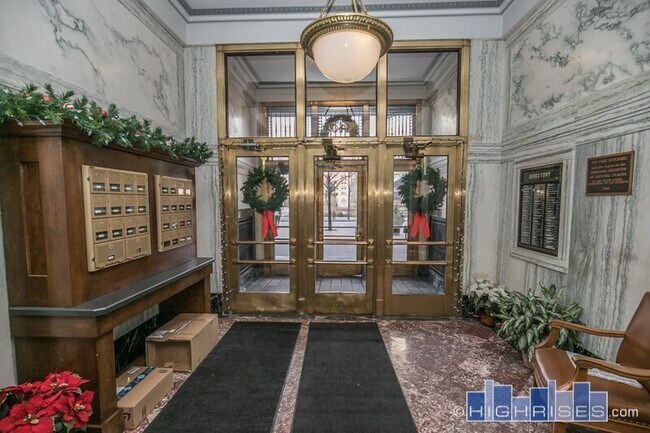 Lobby - 140 Public Sq