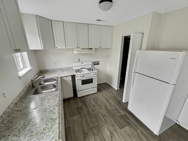 Foto del edificio - Charming 3 bedroom 1.5 bath townhome in Hi...