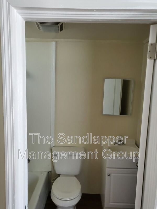 Foto del edificio - 3309-4 Spruill Avenue