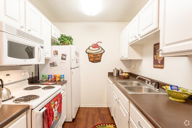 1 habitación, 1 baño, 446 pies cuadrados - Riverside Ranch Apartments