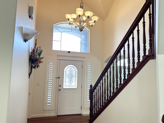 Building Photo - 5665 Piney View Ct