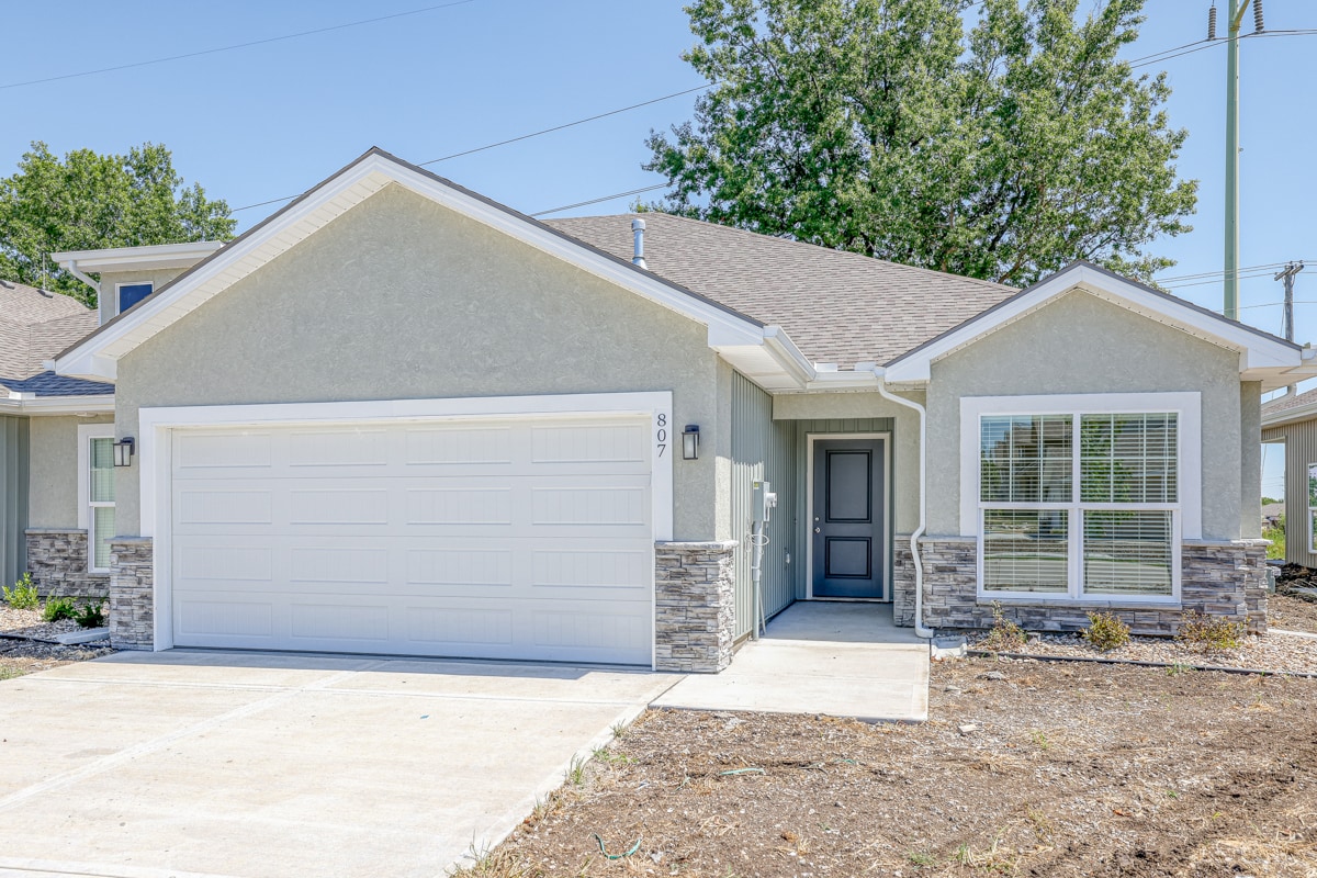 855 S Hemlock St, Gardner, KS 66030 House Rental in