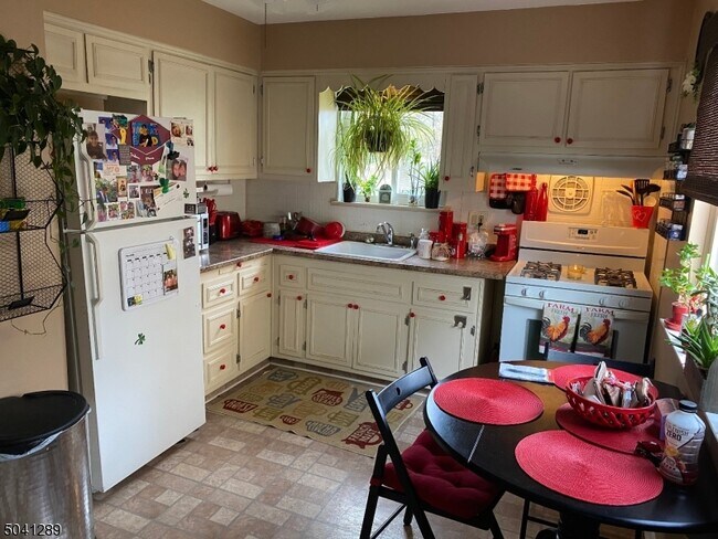 Foto del edificio - 220 Centre St