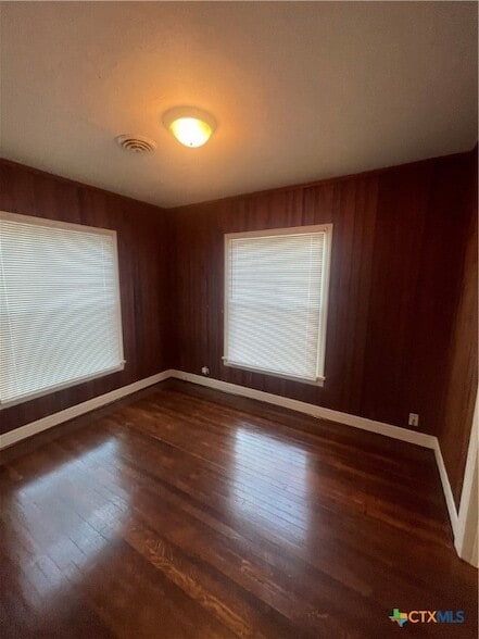 Building Photo - 211 Lackey St