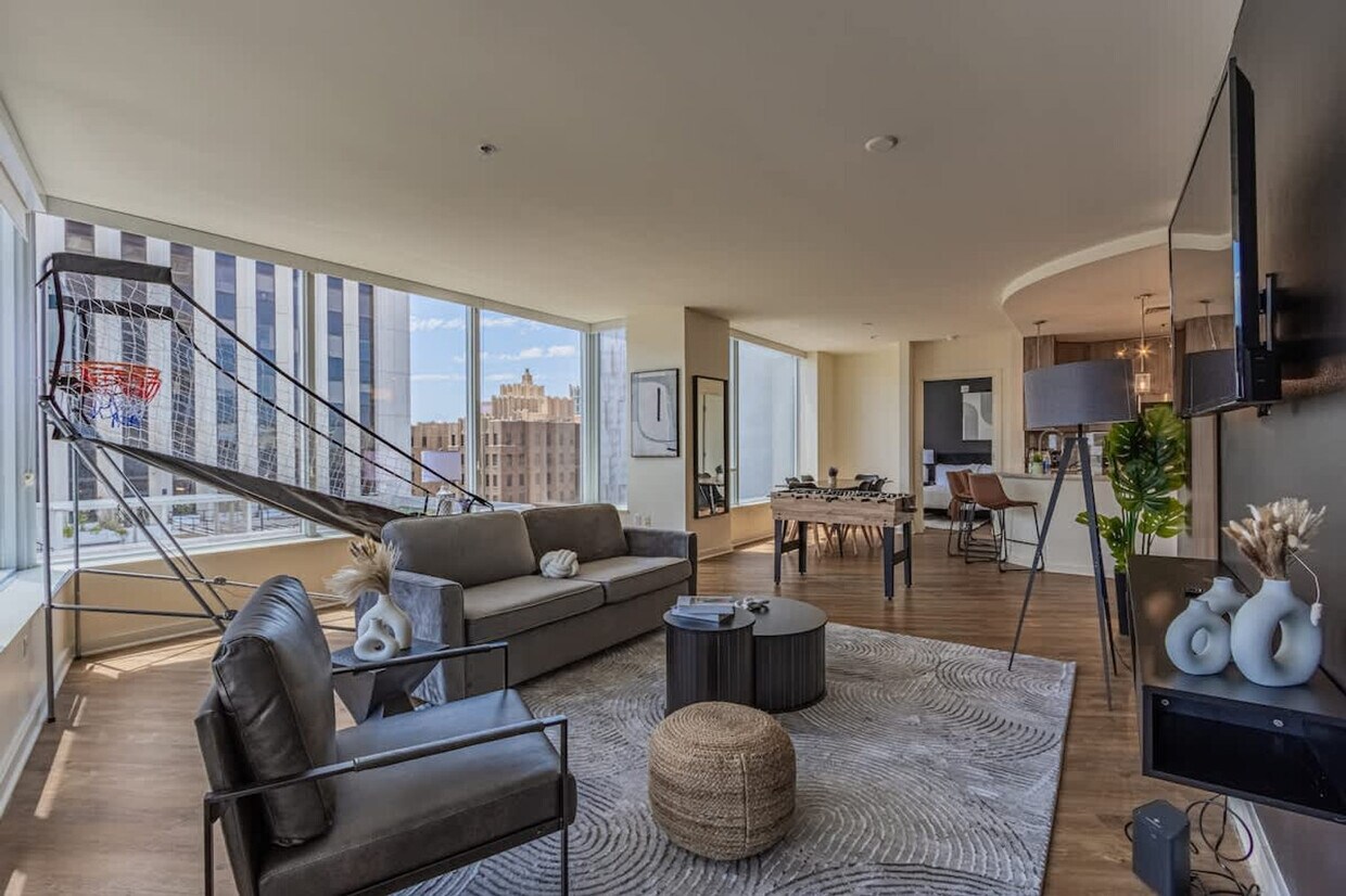 Foto principal - 44 W Monroe St