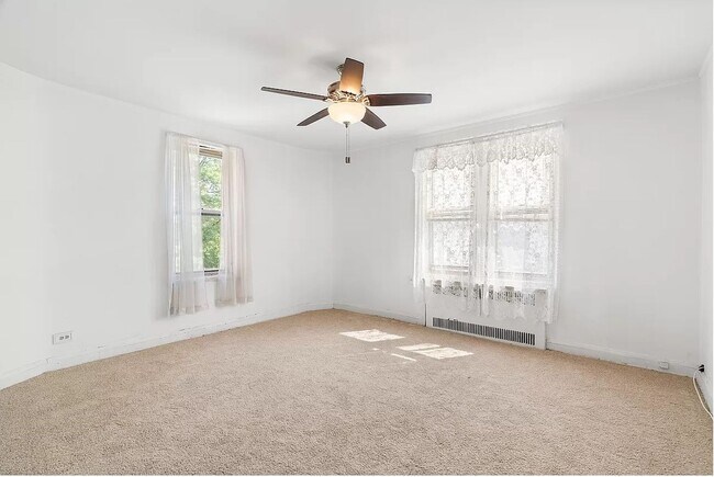 Building Photo - BEAUTIFUL 1 BEDROOM 1 BATHROOM