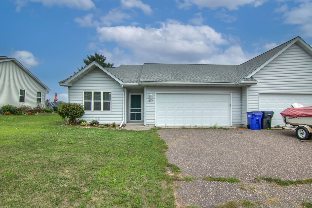 1949 W 6th St, New Richmond, WI 54017 House Rental in New Richmond